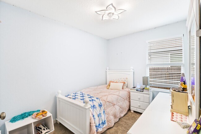 Building Photo - 3 Bedroom/2 Bath WaterWheel Subdivision