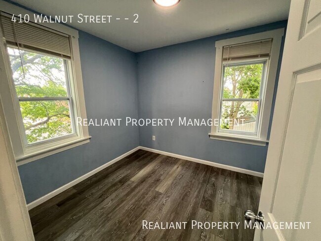 Building Photo - 410 Walnut St