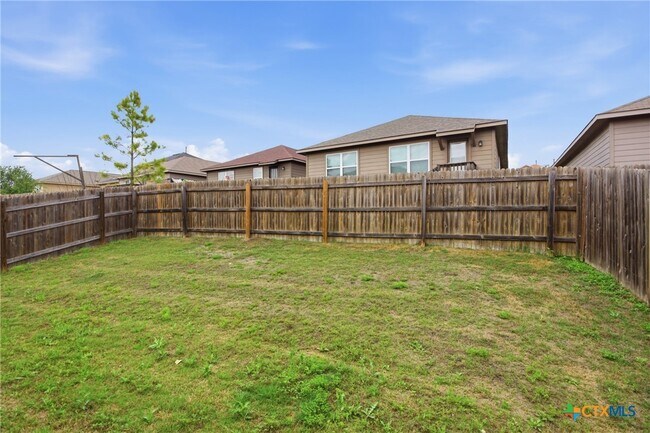 Building Photo - 131 Lake Gln