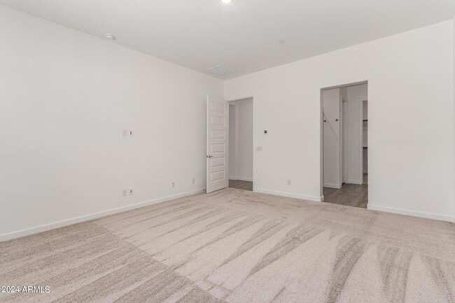 Building Photo - 3830 E Rainbow Dr