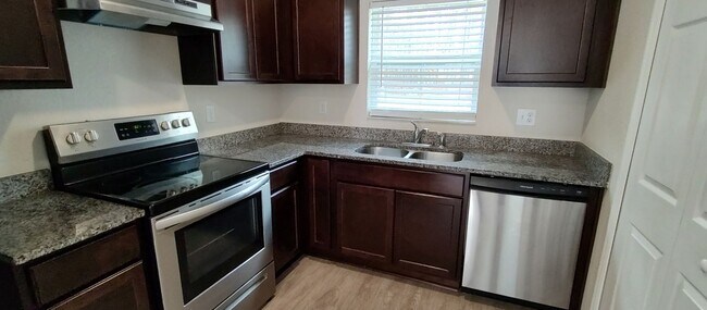 Building Photo - 9514 Camel Dr