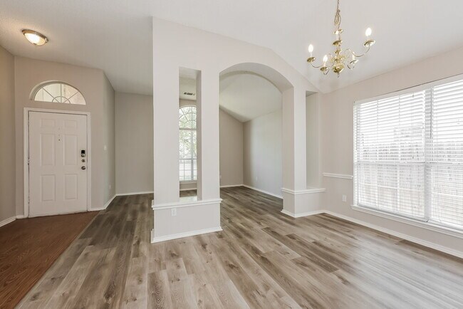 Building Photo - 665 Beatty Dr