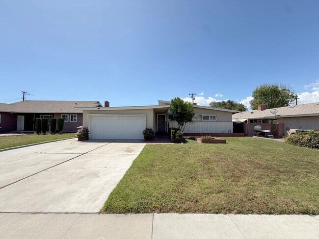 Building Photo - Stunning Mid-Century Modern Home  in Garden Grove