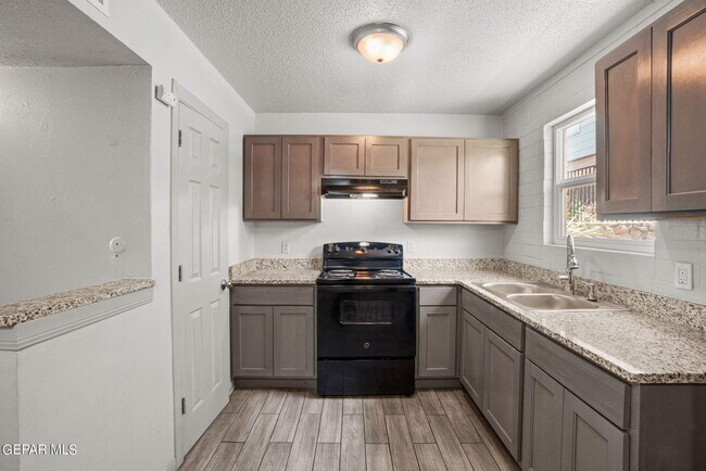 Building Photo - 3702 Keltner Ave