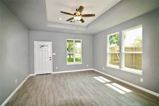 Building Photo - 4238 Aledo St
