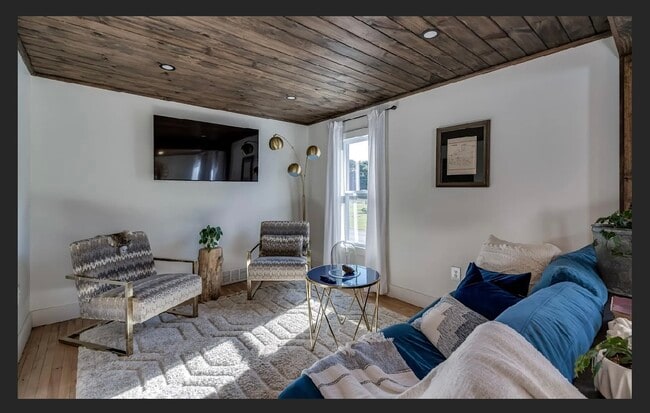 Building Photo - 14047 Military Rd