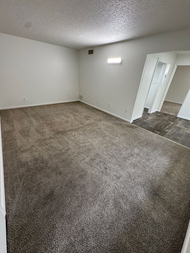 Building Photo - 1745-3 NE 2nd Street-