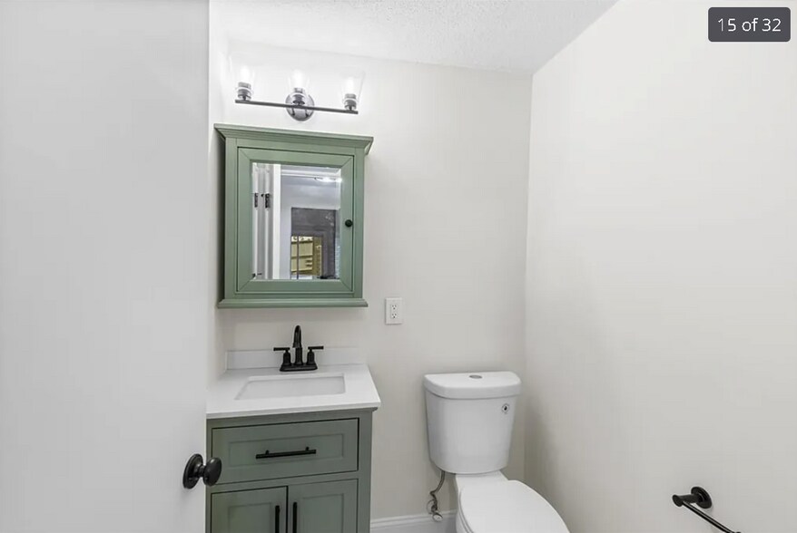 Building Photo - 15 Bower Rd