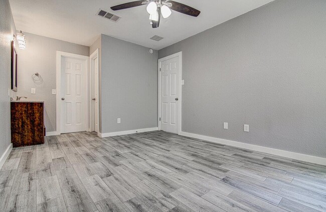 Building Photo - 12220 Tyson Cove