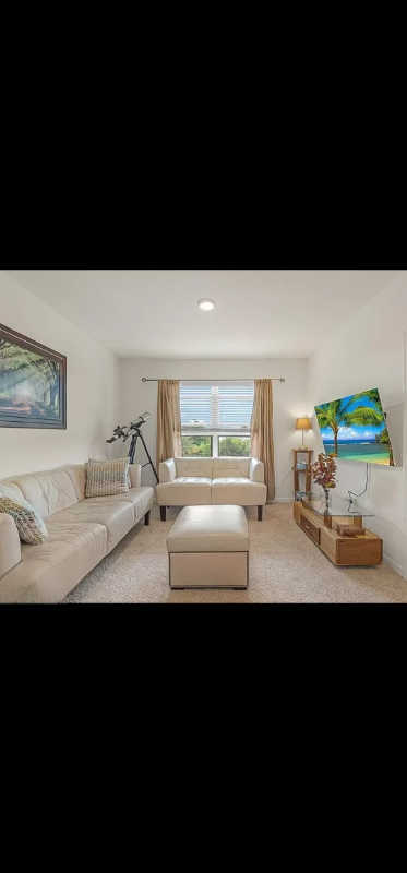 Building Photo - 7489 Tourmaline Dr