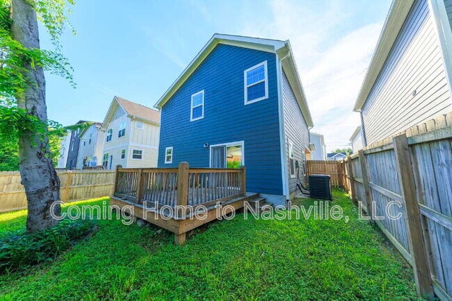 Building Photo - 2207 24th Ave N