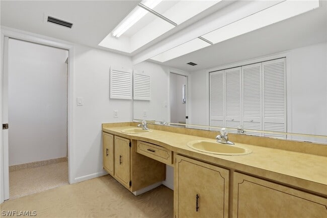 Building Photo - 135 Pebble Beach Blvd