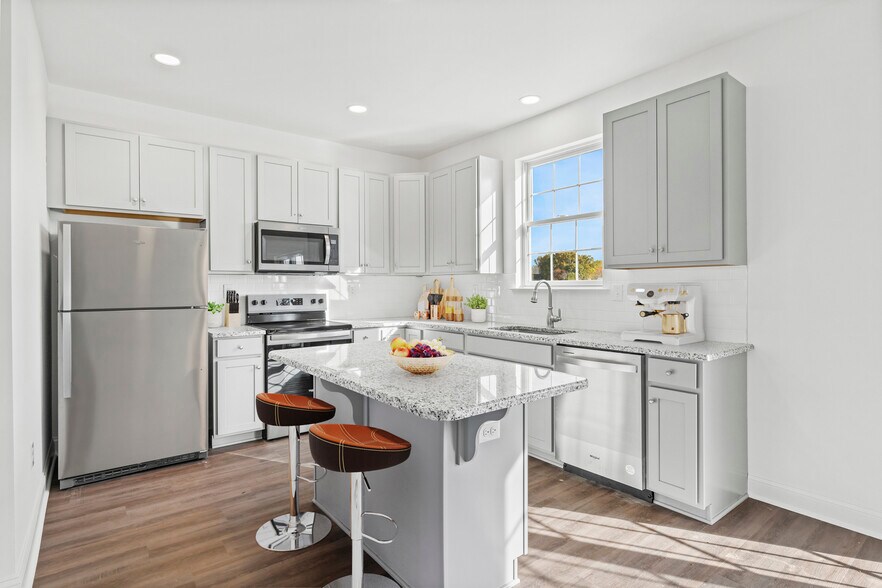 Building Photo - 960 Lorewood Grove Rd