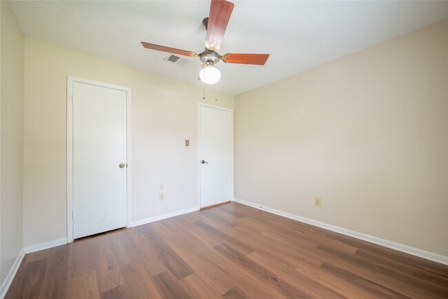 Building Photo - 9202 Benning Dr