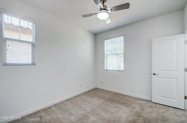 Building Photo - 9902 E Tamery Ave