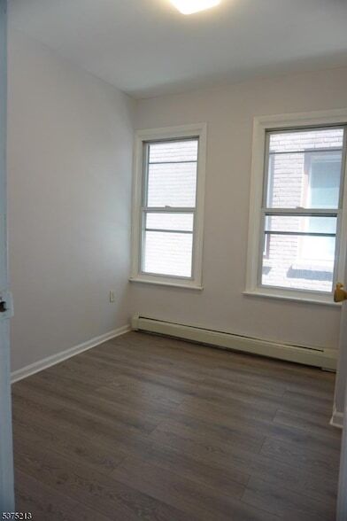Building Photo - 124 Ridge St