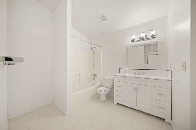 Building Photo - 1522 W Tenth Ave