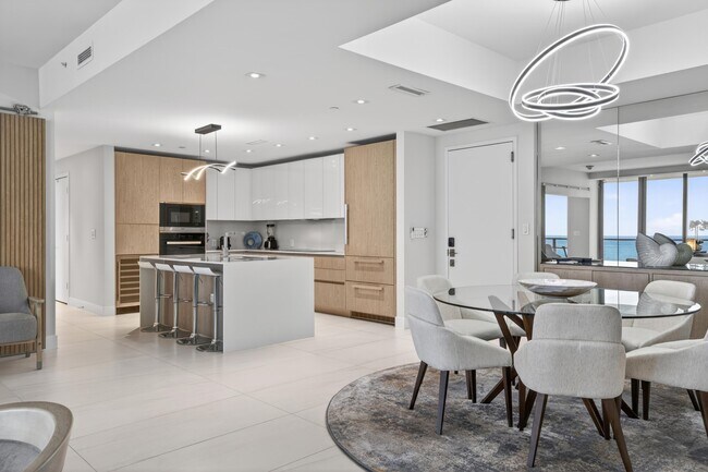 Building Photo - 3100 N Ocean Dr