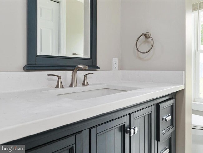 Building Photo - 323 Osage St