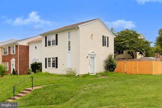 Building Photo - 4168 Hamlin Ct