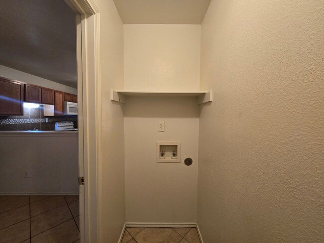 Building Photo - SECTION 8/HUD ACCEPTED & FIRST FULL MONTH $99 - AVAILABLE NOW!