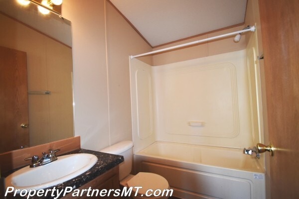 Building Photo - Discover this Recently Upgraded 3 Bed 2 Ba...