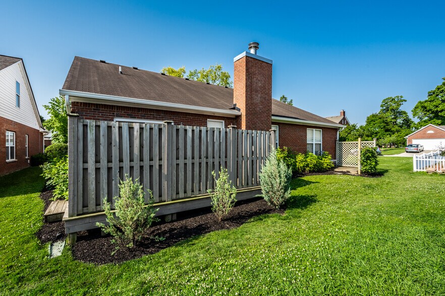 Building Photo - 8342 Stark Dr