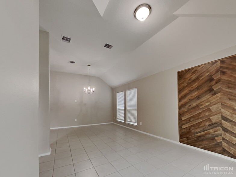Building Photo - 13702 Sun Bear Ct