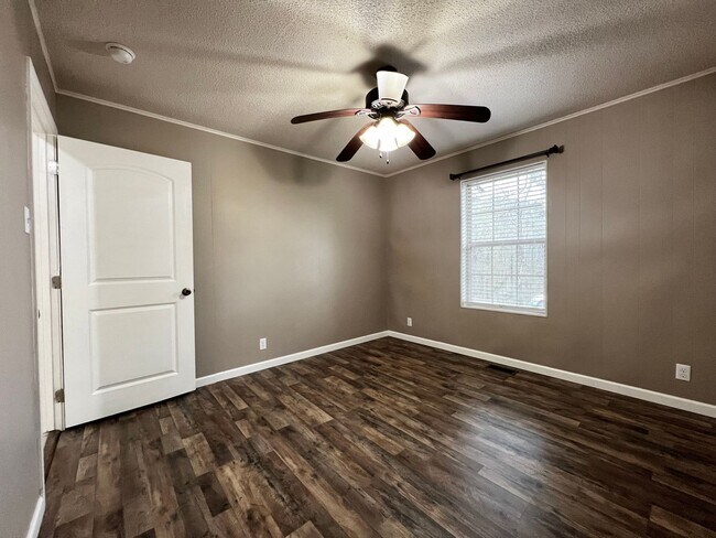 Building Photo - 895 Marion Anderson Rd