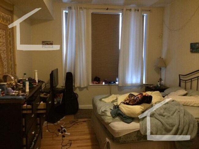 Building Photo - HOT BROOKLINE LISTING!!!!!