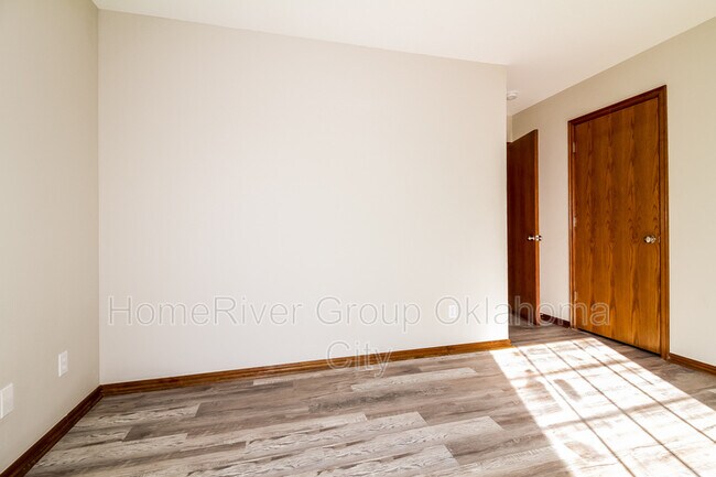 Building Photo - 4009 Western Heights Ave