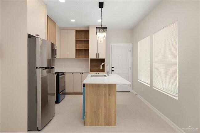 Building Photo - 4305 Heron Ave