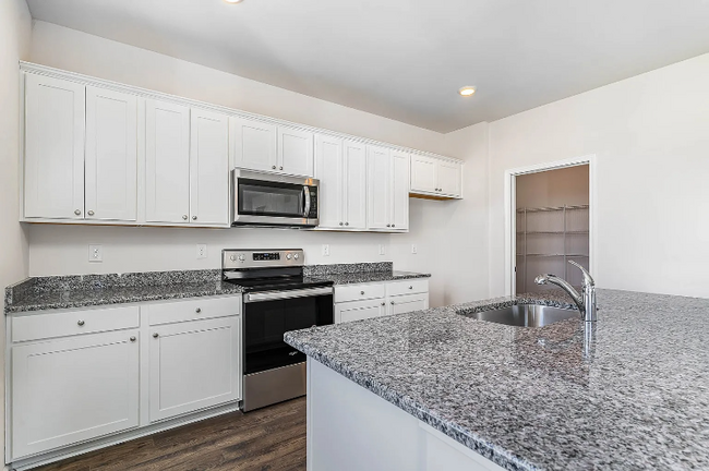 Building Photo - 304 Picnic Basket Pl