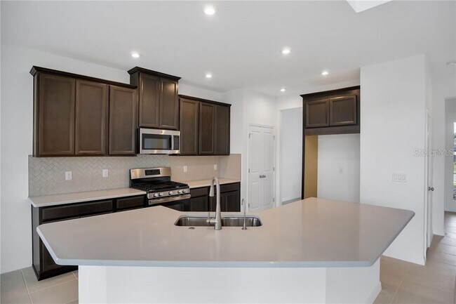 Building Photo - 5719 Maidenstone Way
