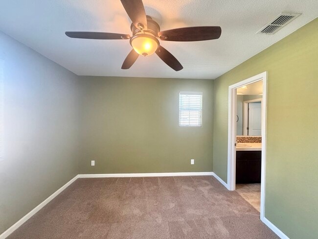 Building Photo - 72 Crystalwood Cir