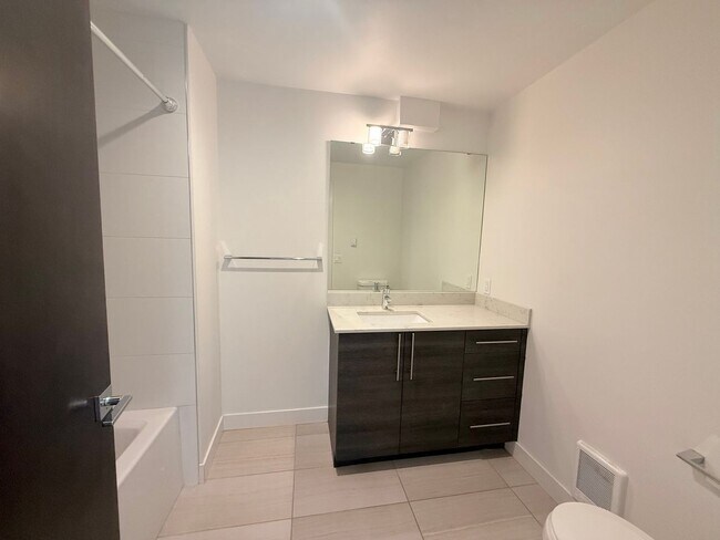 Building Photo - North Capitol Hill Townhome