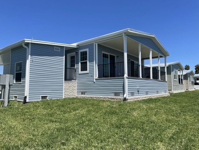 Building Photo - 5652 Blue Harbor Dr