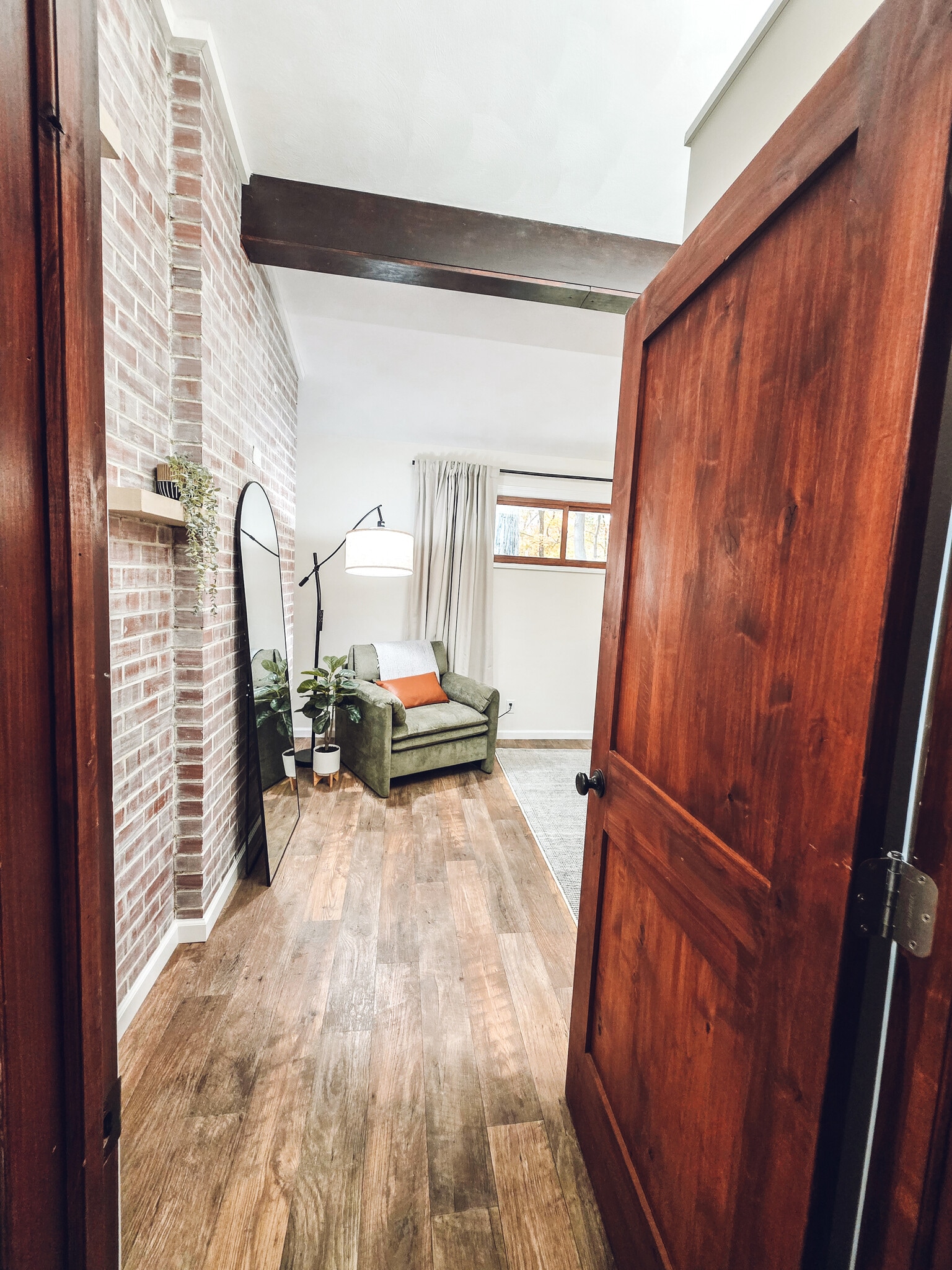 Building Photo - 1008 W Singing Woods Rd