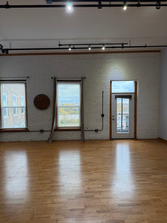 Building Photo - 720 S Marquette St