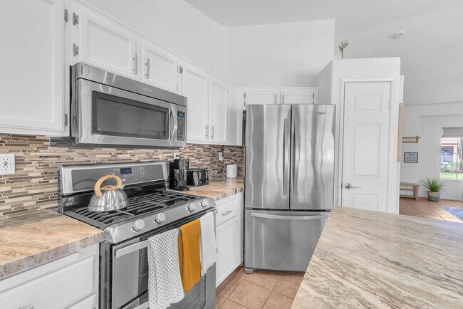 Building Photo - 79200 Violet Ct