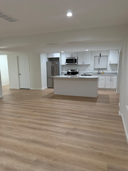 Building Photo - 34 Cross St