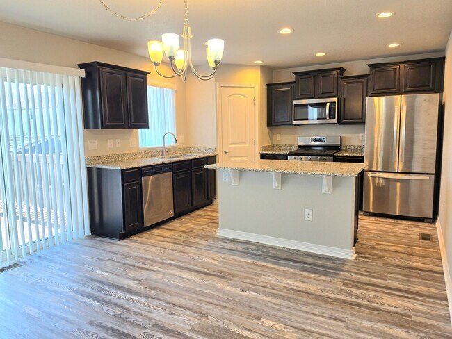 Building Photo - Beautiful 4 Bedroom Home in Peyton