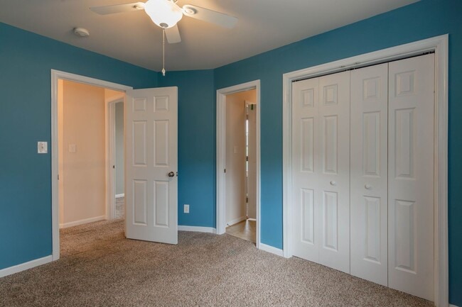 Building Photo - 3 Bed, 2.5 Bath, Single Family Home in Martinsburg, WV
