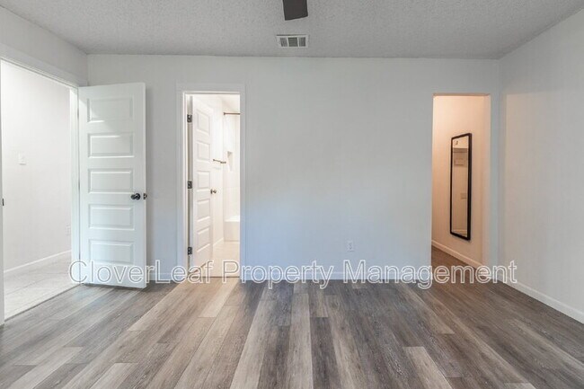 Building Photo - 15410 Wood Sorrel