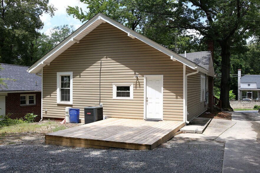 Building Photo - 1809 Walker Ave