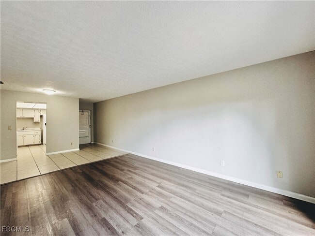 Building Photo - 3619 SE 9th Pl