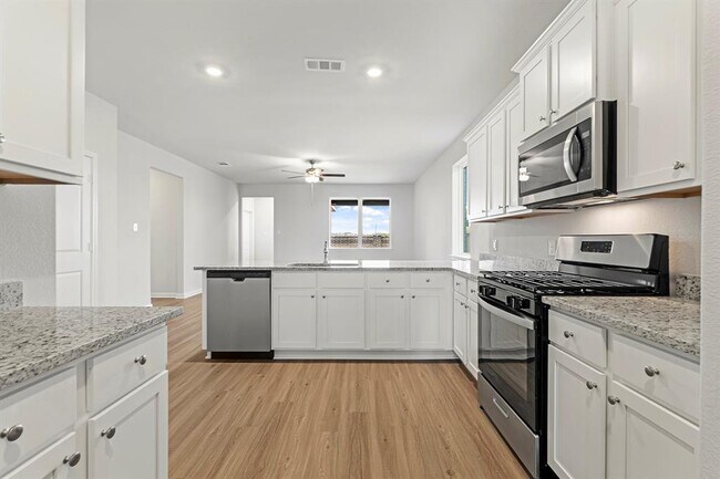Building Photo - 1027 Rosewood Trl