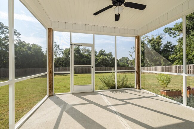 Building Photo - 432 Vaughn Rd