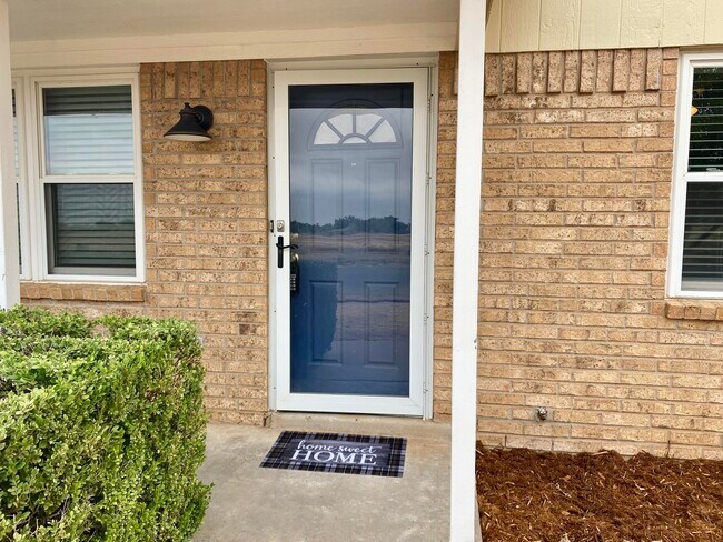 Building Photo - 5539 Auburn St