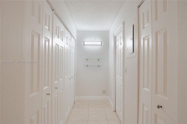 Building Photo - 2700 Coral Springs Dr